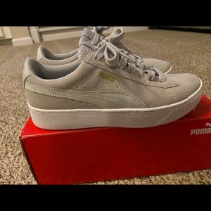 BNWB- Puma Vikky Platform Gray Violet